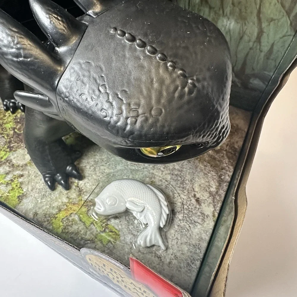 How to Train Your Dragon Interactive Toothless Dragon Figure Tame Train Sounds